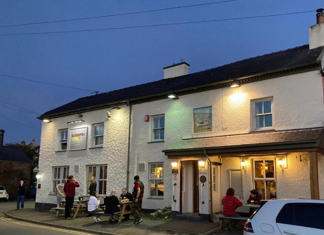 Garddfon Inn Y Felinheli Extérieur photo